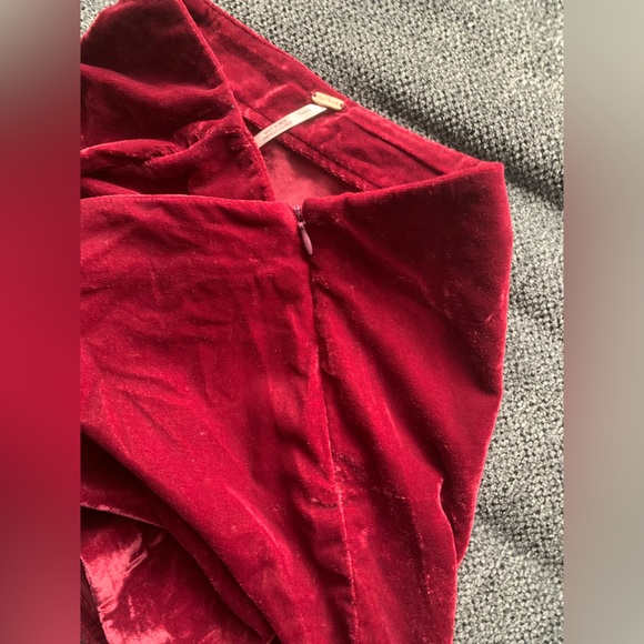 ❌SOLD❌Free People Annalise Side Vent Velvet Mini Skirt Size 4 in Burgundy - Picture 8 of 11